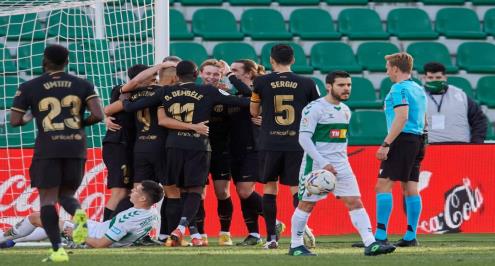 برشلونة يصطدم بإشبيلية في نصف نهائي كأس إسبانيا